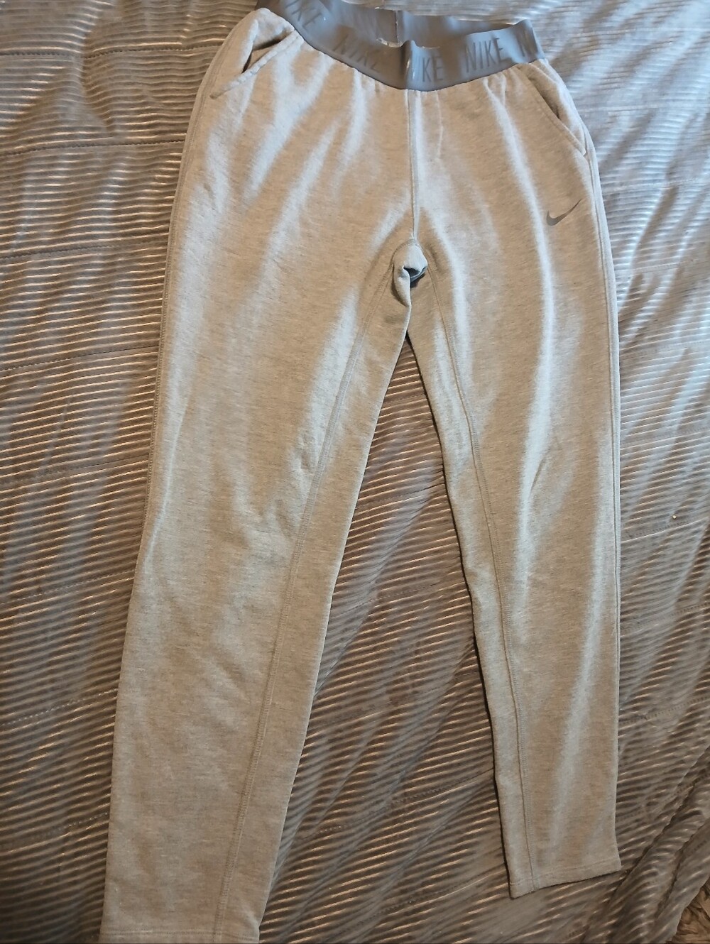 Nike Light Gray Men's Jogger Sweatpants Small